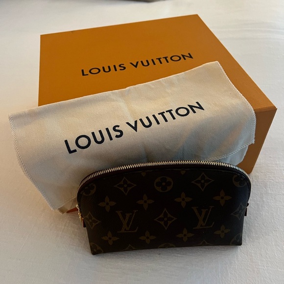 Louis Vuitton Cosmetic Pouch - Picture 12 of 12